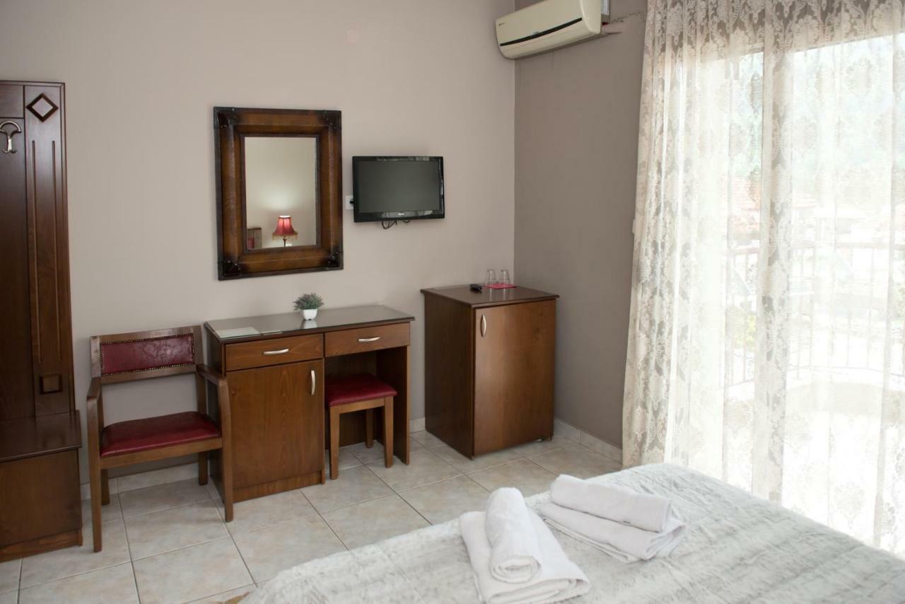 Hotel Philippion Káto Loutrákion エクステリア 写真